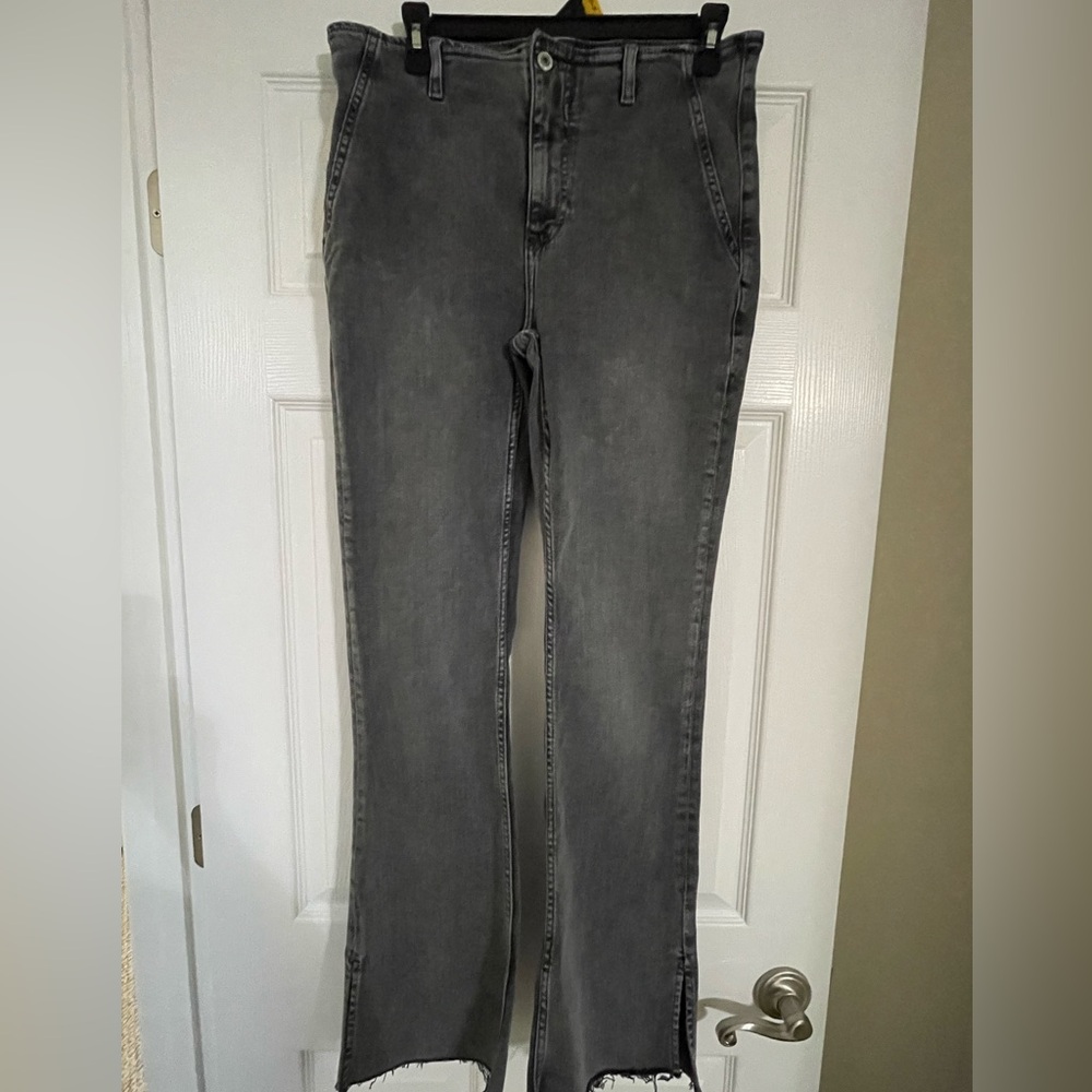 FREE PEOPLE  gray nondistressed jeans w/ side slit & raw hem flare - Size 31